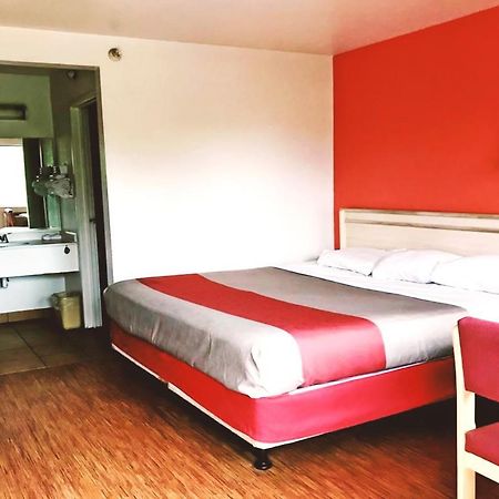 Key Inn Macedonia ภายนอก รูปภาพ